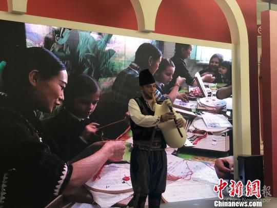 圖為寧波文博會(huì)現(xiàn)場(chǎng)表演?！×植?攝