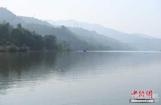 資料圖：三峽蓄水現(xiàn)平湖美景。陳超 攝