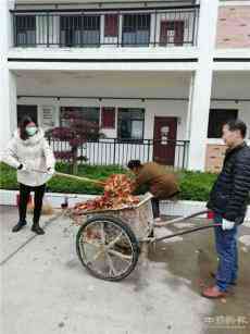 抗擊疫情 迎開學---沅江共華鎮(zhèn)中心小學黨員行政一馬當先