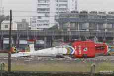 疑駕駛不當臺直升機墜地翻側(cè) 機組人員沒有傷亡