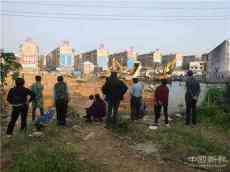 追蹤長沙開福區(qū)大火，閑置土地成“菜地”堵塞消防通道