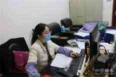 王艷：等疫情結(jié)束了，媽媽就按時(shí)回家給你們做飯