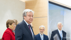 聯(lián)合國秘書長：新冠疫情正迅速演變?yōu)橐粓鋈藱辔C