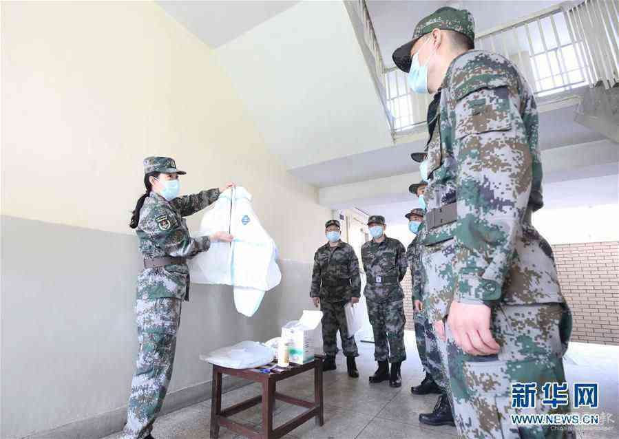 (國(guó)際疫情·圖文互動(dòng))(4)通訊:幫助“巴鐵”渡過(guò)疫情難關(guān)——記解放軍抗疫專(zhuān)家組在巴戰(zhàn)“疫”