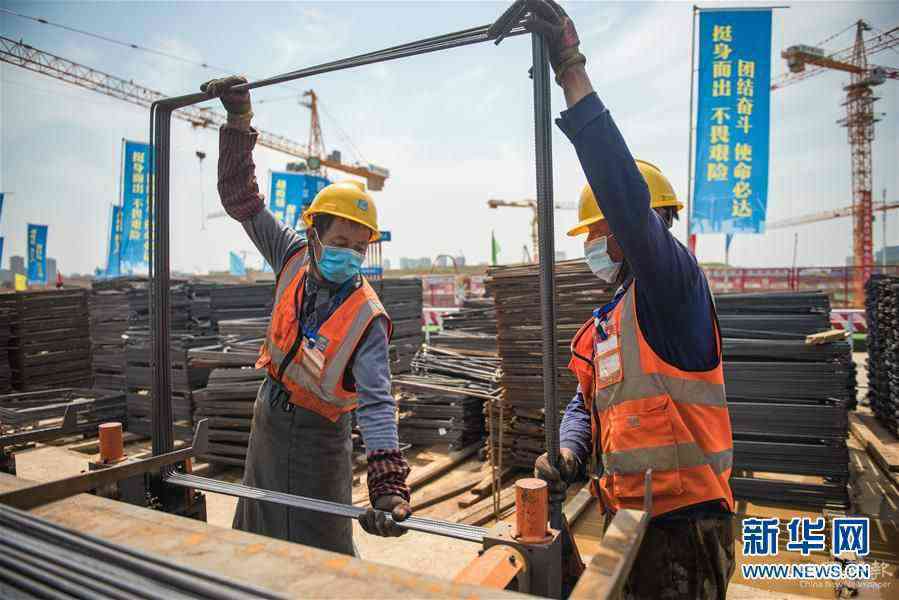 (在習近平新時代中國特色社會主義思想指引下——新時代新作為新篇章·習近平總書記關(guān)切事·圖文互動)(2)疫情防控不減壓 復工復產(chǎn)正加速——武漢“解封”滿月觀察