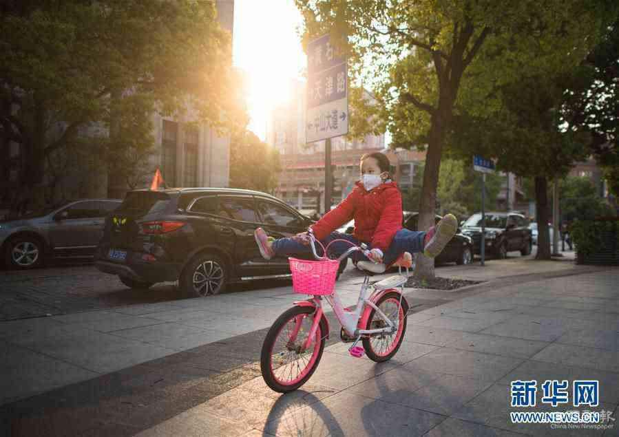 (在習近平新時代中國特色社會主義思想指引下——新時代新作為新篇章·習近平總書記關(guān)切事·圖文互動)(1)疫情防控不減壓 復工復產(chǎn)正加速——武漢“解封”滿月觀察