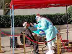 全國政協(xié)記者會下午舉行 記者提早9小時檢測