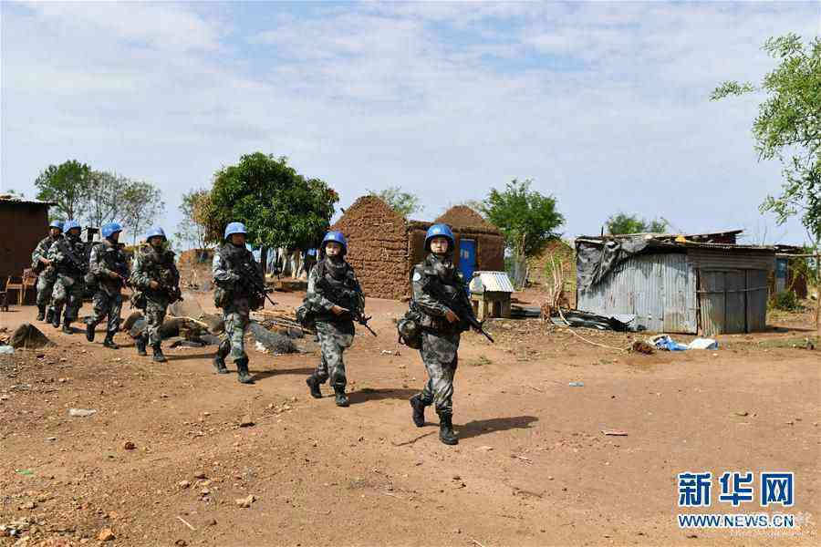 (新華全媒頭條·圖文互動(dòng))(6)崢嶸歲月30年 中國(guó)藍(lán)盔衛(wèi)和平