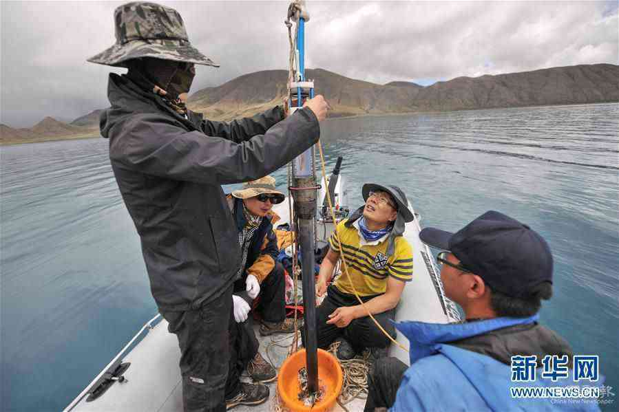 （新華全媒頭條·圖文互動(dòng)）（6）闊步走在新時(shí)代康莊大道上——以習(xí)近平同志為核心的黨中央關(guān)心西藏工作紀(jì)實(shí)