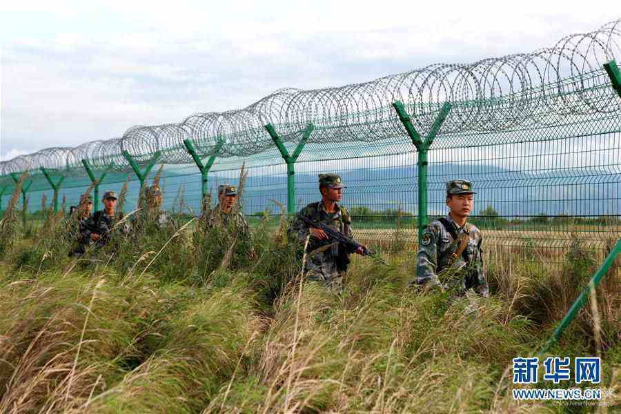 (圖文互動(dòng))(3)解放軍邊海防部隊(duì)“雙節(jié)”期間堅(jiān)守祖國(guó)邊疆