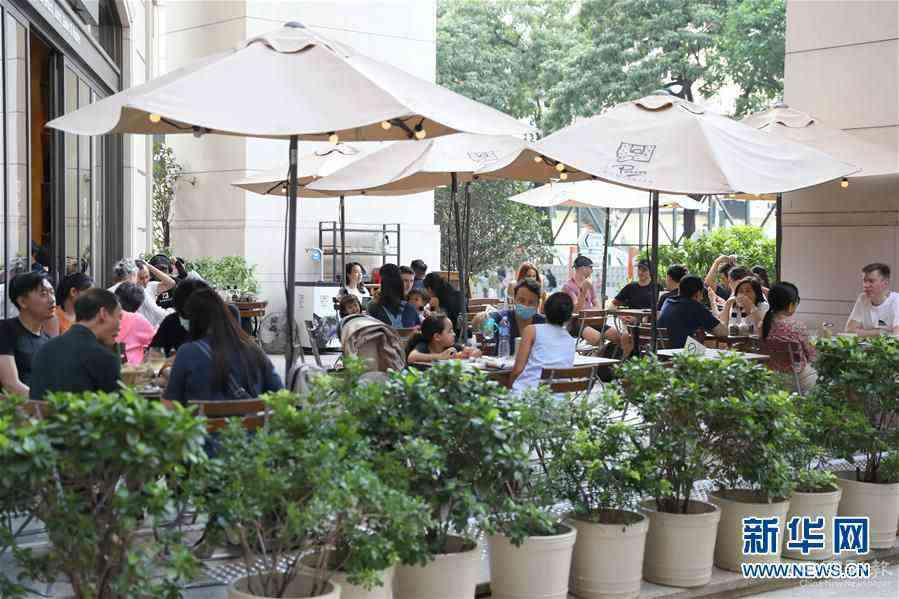 (港澳臺·圖文互動(dòng))(4)“大家期盼已久的安寧生活終于回來了”——市民見證香港國安法實(shí)施近百日成效