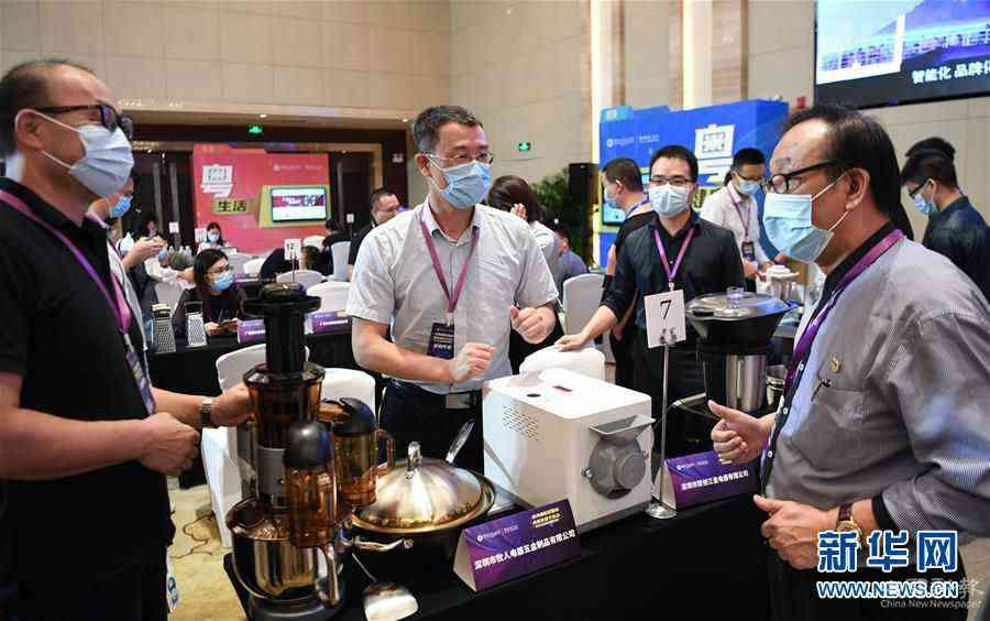 （新華全媒頭條·圖文互動(dòng)）（12）擘畫(huà)新藍(lán)圖 開(kāi)啟新征程——寫(xiě)在黨的十九屆五中全會(huì)召開(kāi)之際