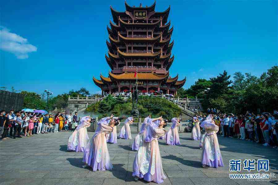 （新華全媒頭條·圖文互動(dòng)）（7）擘畫(huà)新藍(lán)圖 開(kāi)啟新征程——寫(xiě)在黨的十九屆五中全會(huì)召開(kāi)之際