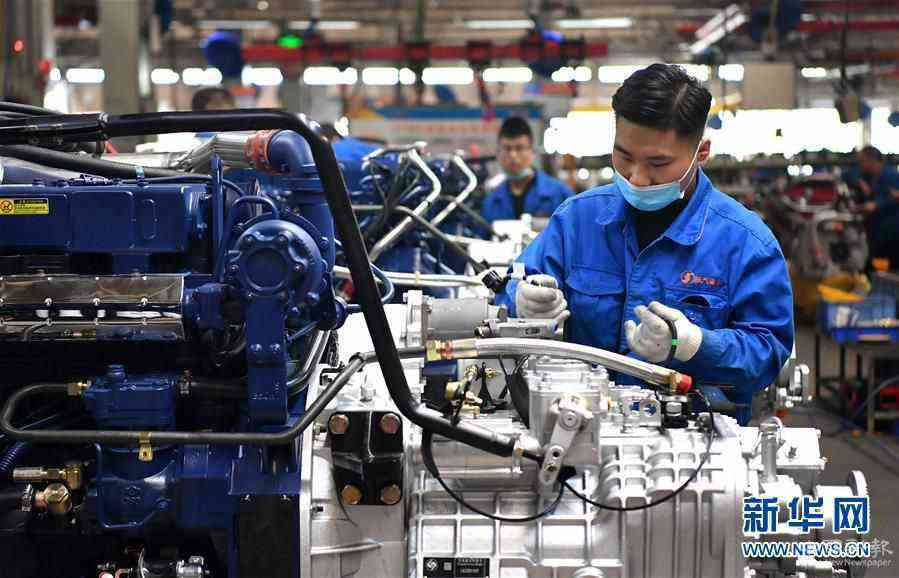 （新華全媒頭條·五中全會精神在基層·圖文互動）（5）奮發(fā)新青年　逐夢新征程——各地青年學(xué)習(xí)貫徹落實五中全會精神觀察