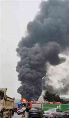 長(zhǎng)沙原汽車南站過渡站附近發(fā)生大火?154名消防人員現(xiàn)場(chǎng)處置