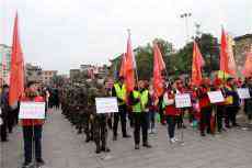 安徽省休寧：軍地聯(lián)合開展學(xué)雷鋒活動