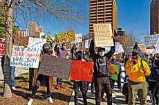 美國(guó)選舉改革逼企業(yè)站隊(duì) 沒有中間地帶可選