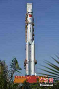 天舟二號(hào)貨運(yùn)飛船船箭組合體轉(zhuǎn)運(yùn)至發(fā)射區(qū)