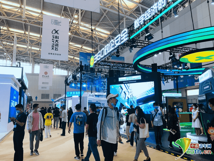 220多家企業(yè)機(jī)構(gòu)亮相世界智能大會(huì)智能科技展，引市民參觀