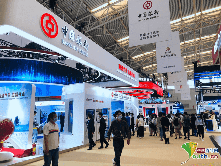 220多家企業(yè)機(jī)構(gòu)亮相世界智能大會(huì)智能科技展，引市民參觀