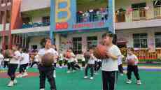 沅江新灣鎮(zhèn)中心校幼兒園：童心向黨，幸福成長