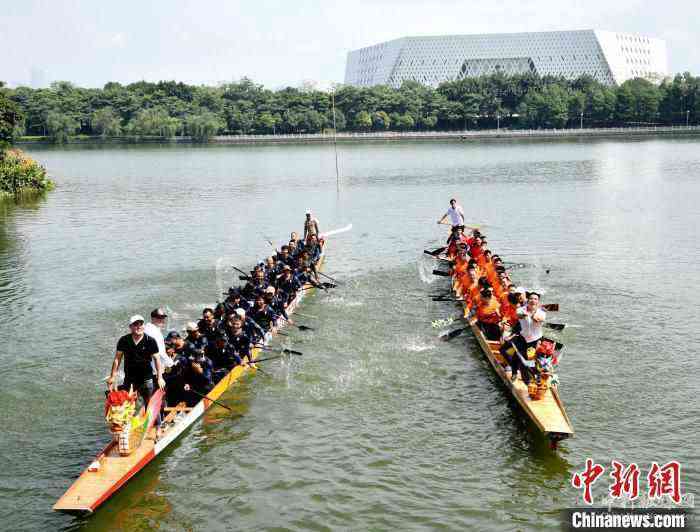 資料圖：福州舉行龍舟競(jìng)渡?！×脂|東 攝