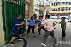 新田縣龍泉一小開展反恐防暴應(yīng)急演練活動(dòng)