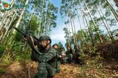 激戰(zhàn)密林！直擊武警特戰(zhàn)隊(duì)員反恐演練現(xiàn)場(chǎng)