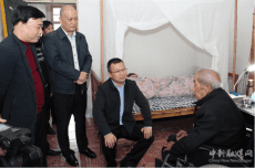 劉禮根深入關市鎮(zhèn)開展重陽節(jié)走訪慰問活動