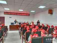 “我身邊的最美教師”——云山小學(xué)小記者采訪活動 