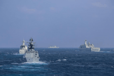 南部戰(zhàn)區(qū)海軍某登陸艦支隊實戰(zhàn)化訓練掠影