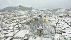 云南香格里拉迎來2022年第一場雪