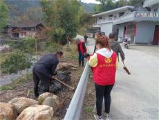 湖南城步縣蘭蓉鄉(xiāng)開展環(huán)境衛(wèi)生大清掃志愿服務活動