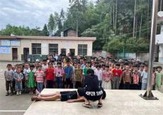 隆回縣金石橋鎮(zhèn)新良小學(xué)開展防溺水應(yīng)急演練活動