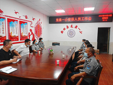 嚴把學(xué)校出入關(guān)，筑牢校園安全防線