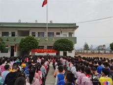 湖南宜章縣：村居法律顧問普法進(jìn)農(nóng)村校園