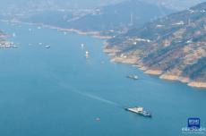 湖北宜昌：三峽滾裝運(yùn)輸忙