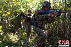 直擊駐閩武警部隊(duì)實(shí)戰(zhàn)化軍事訓(xùn)練