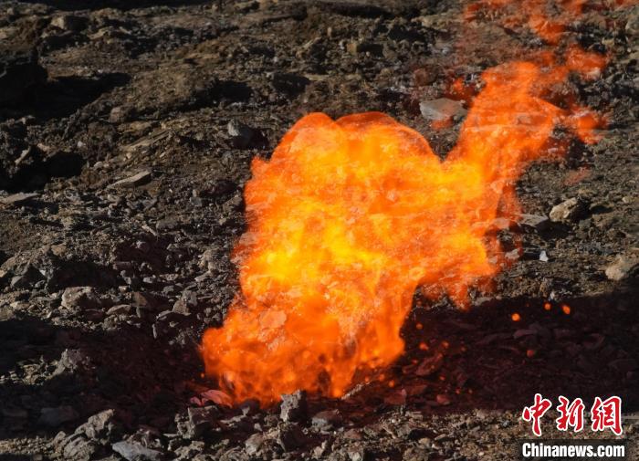 西藏山南軍分區(qū)某團(tuán)組織迫擊炮實(shí)彈射擊考核