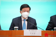 李家超：下周與內(nèi)地通關不設人數(shù)限制 所有出入境口岸開放