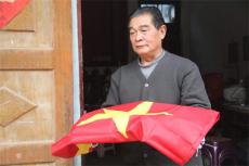 湖南新寧：一位78歲老人的國旗情結