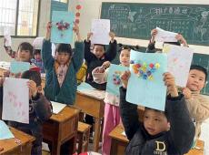 金石橋鎮(zhèn)珀塘小學(xué)：開(kāi)展慶“三八婦女節(jié)”繪畫活動(dòng)