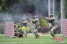 駐澳門部隊(duì)舉行第十七次軍營開放活動