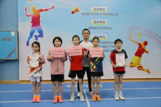 岳陽(yáng)：200余名選手角逐青少年羽毛球錦標(biāo)賽?