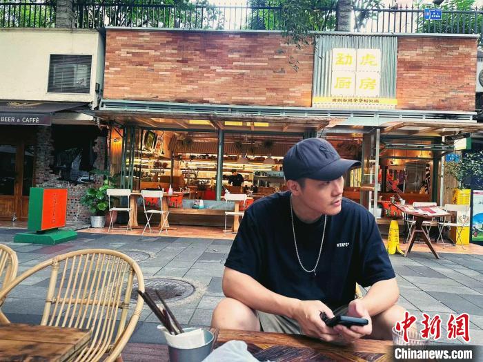 臺青入渝十年“創(chuàng)新”做餐飲居民樓里飄香寶島風味