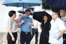 珠暉區(qū)領(lǐng)導調(diào)研保衛(wèi)里文化創(chuàng)意街建設(shè)項目