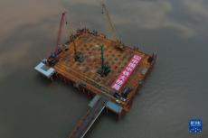 杭州灣跨海鐵路橋施工取得突破性進(jìn)展