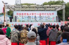 烏蘇里江上放河燈 赫哲族人佑豐收