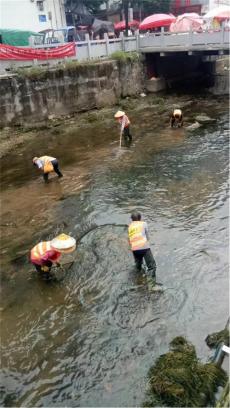 汝城縣環(huán)衛(wèi)中心開展河道“大掃除” 營(yíng)造美好環(huán)境