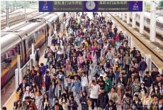 大陸旅游業(yè)火爆 臺業(yè)界吁民進(jìn)黨恢復(fù)陸客團(tuán)